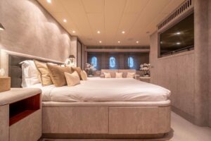 Leopard 102 Yacht Chater Ibiza - Ibiza VIP Island
